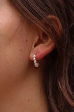 Charger l&#39;image dans la galerie, Mini créoles Tiare
