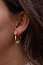 Charger l&#39;image dans la galerie, Créoles Azilis perles d’eau douce
